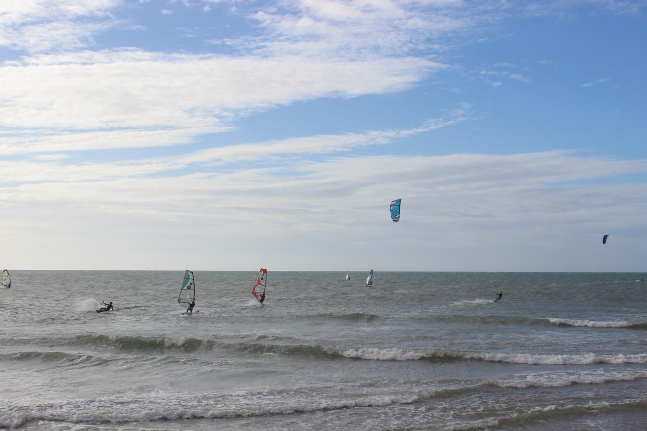 The Spot - Beachfront Sports Pousada อิกาไรย์ ภายนอก รูปภาพ
